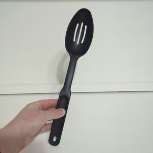 The Pampered Chef Slotted Black Nylon Cooking Serving Spoon Heat Resistant 425°